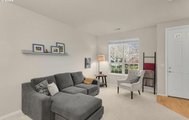 Available 2BD/2.5BATH Townhome in Desirable Fountain Court & Progress Ridge Area! **HOLIDAY SPECIAL!!