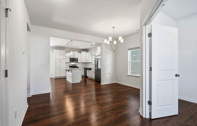 4BR Home in Copper Ridge | First-Floor Suite, Office & Fenced Backyard