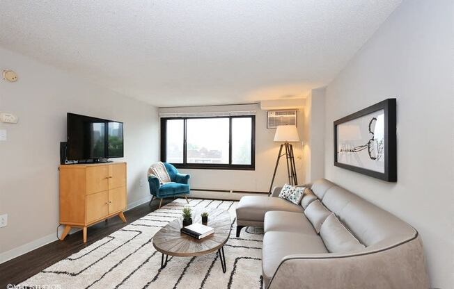 215 Oak Grove