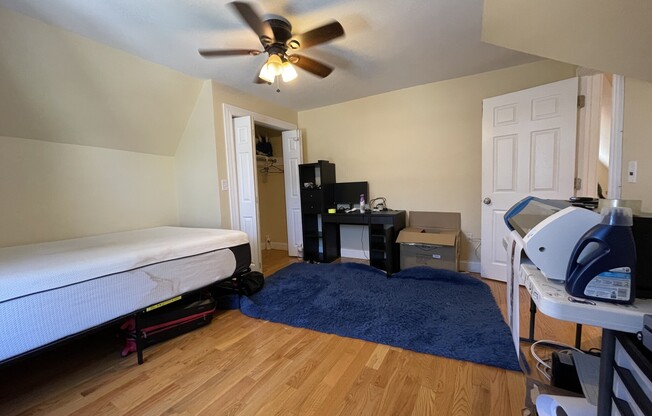 2 beds, 1 bath, $3,700, Unit 3