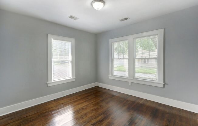 Large 3BR/2BA Downtown Home Walking Distance to Daffin Park