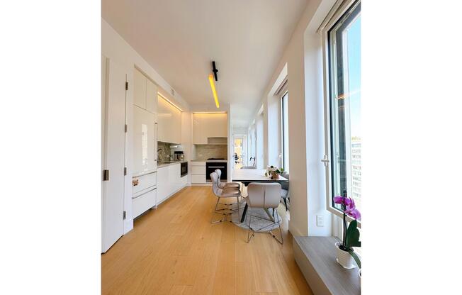 1 bed, 1 bath, 828 sqft, $8,800, Unit 22C