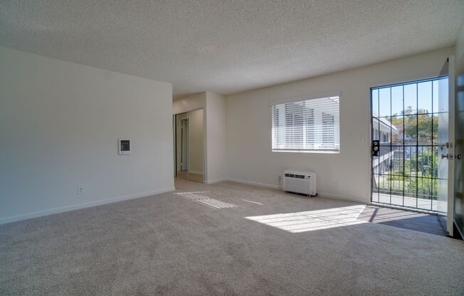 2 beds, 1 bath, $2,395, Unit 8324-43