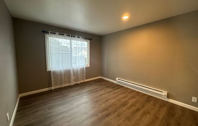Newly Remodeled 3 Bedroom Single Family $500 off first months rent