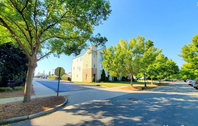1619 PAT GARRETT ST