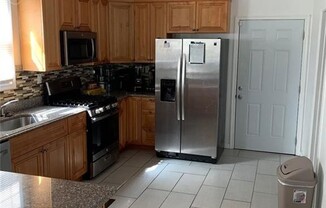 816 W 31 ST
