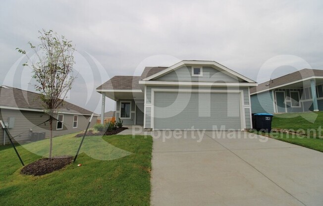 3 beds, 2 baths, 1,446 sqft, $1,999