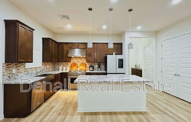 10045 E TALON AVE