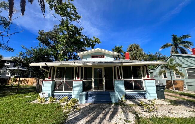 "Charming Historic Downtown Fort Myers Home - Fully Furnished 2 Bed, 1 Bath with Washer/Dryer!"