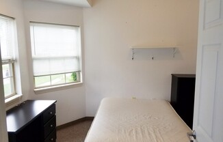 2 beds, 1 bath, $543