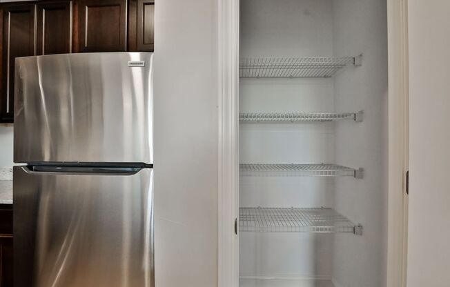 1 bed, 1 bath, 833 sqft, $1,650, Unit 203