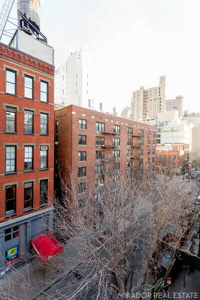 26 E 13 ST