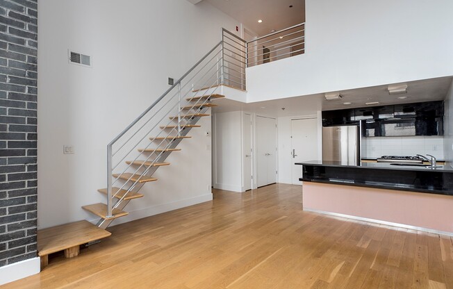 2 beds, 2 baths, $4,595, Unit 4E