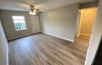 1 bed, 1 bath, 615 sqft, $1,000, Unit 841 Oakwood Villa