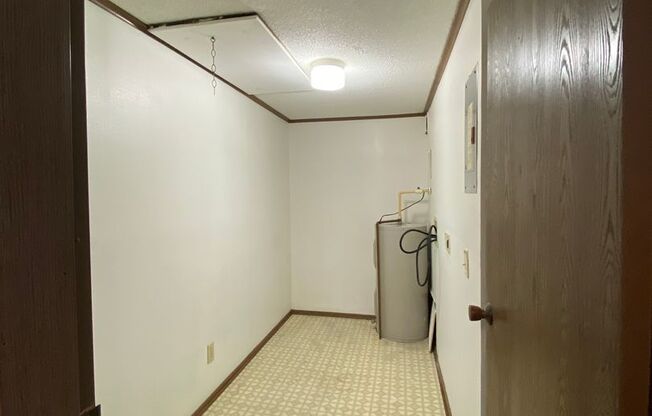 1 bed, 1 bath, 576 sqft, $675, Unit 279 (M-091)