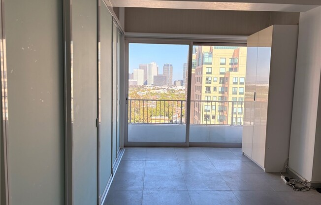 1 bed, 1.5 baths, 883 sqft, $4,200, Unit 1409