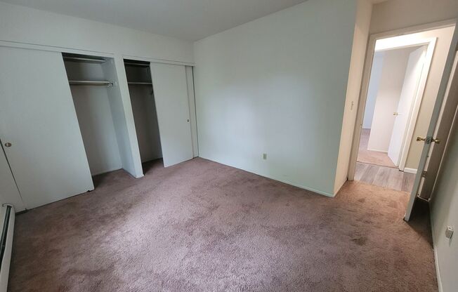 2 beds, 1 bath, $1,425, Unit 316