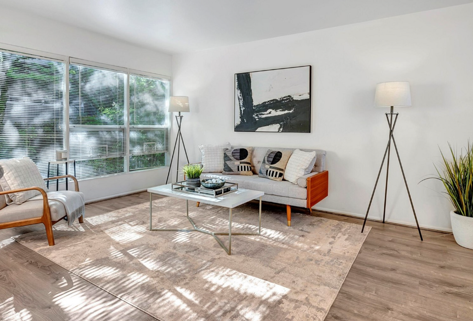 Downtown Bellevue 2 Bedroom 1.5 Bath 2-story