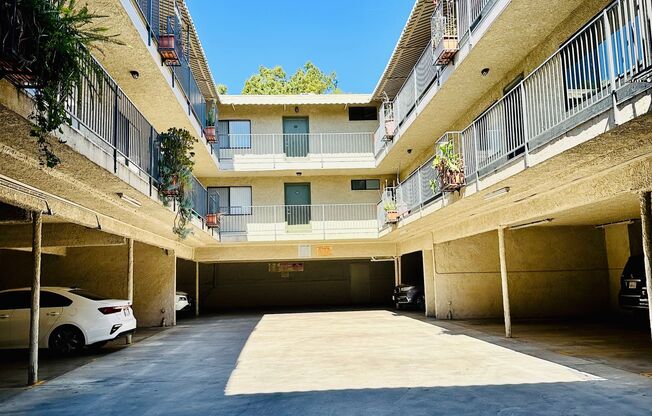 6545 Hazeltine Ave. Van Nuys, CA.
