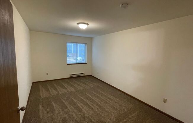 3 beds, 1 bath, 1,040 sqft, $1,800, Unit 3156-105