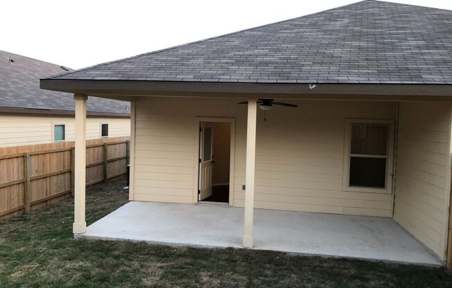 3 beds, 2 baths, 1,372 sqft, $1,585