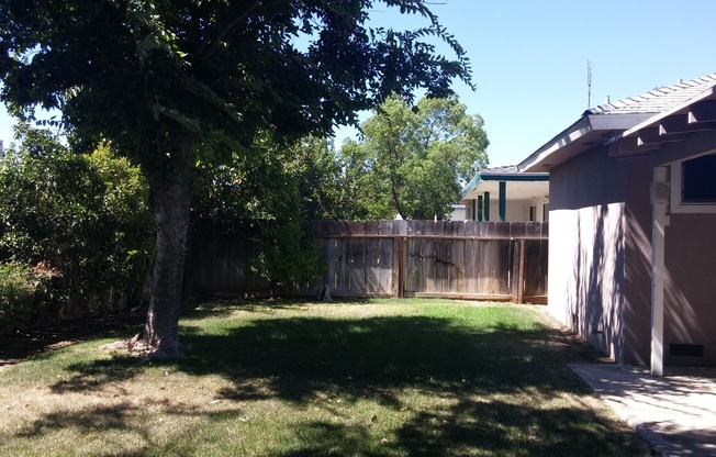 3 beds, 2 baths, $2,095