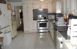 7 beds, 2 baths, $8,050, Unit 2