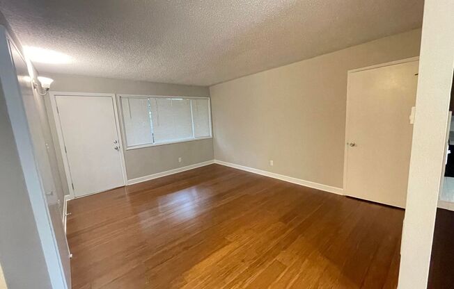 2 beds, 1 bath, $1,795, Unit 05