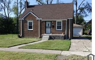 13039 E. State Fair 3bed/1bath with beautiful hardwood floors located in Greensbriar