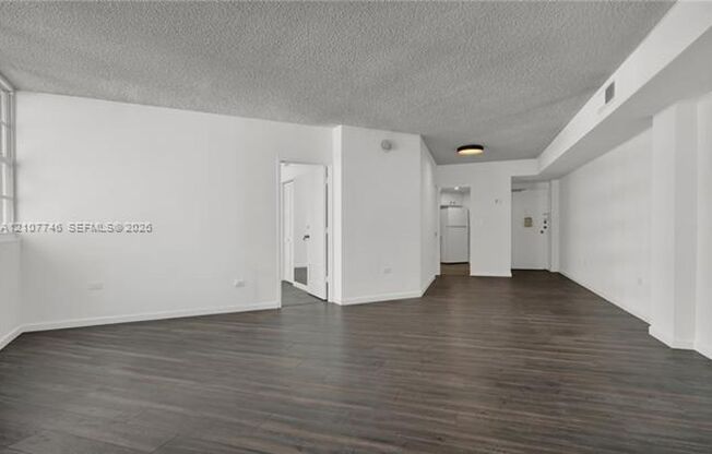 2 beds, 2 baths, $3,300, Unit # 1121