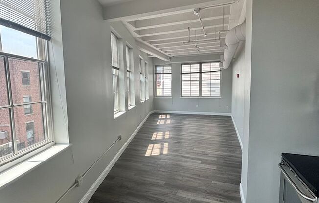Studio, 1 bath, 579 sqft, $2,025, Unit 307A