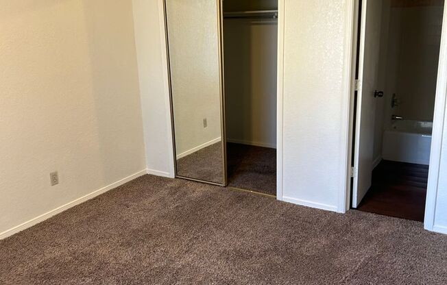 2 beds, 2 baths, 957 sqft, $1,015, Unit 66