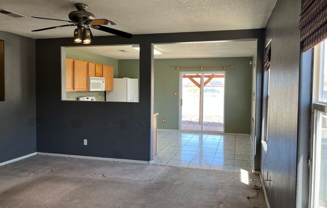 Cozy 3 Bedroom 2 Bathroom Home In The NW!