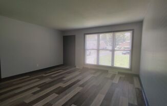 2 beds, 1 bath, $1,500