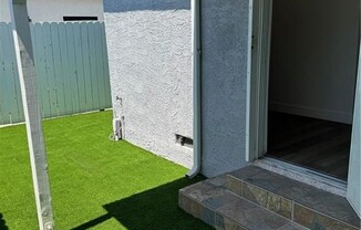 6445 1/2 TUJUNGA AVE