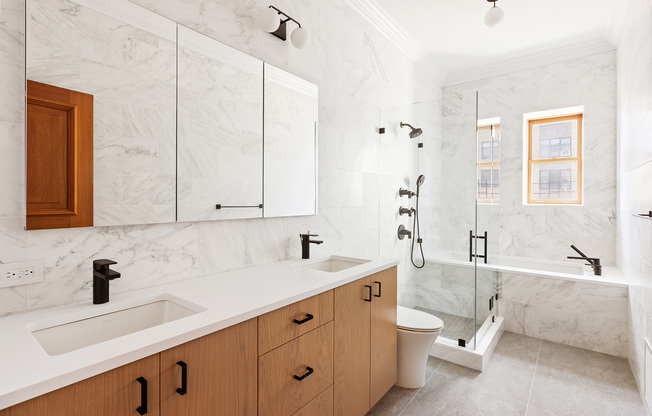225 W 86 ST