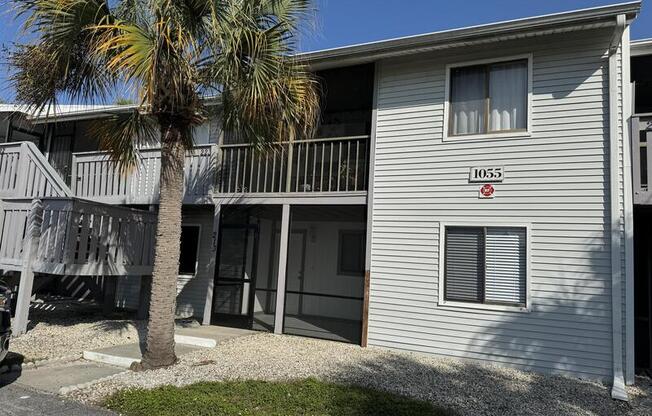 1055 PALM AVE