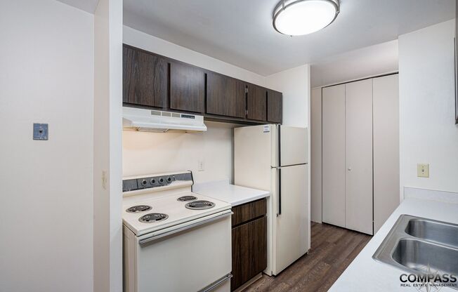 2 beds, 1.5 baths, 884 sqft, $1,275, Unit 311