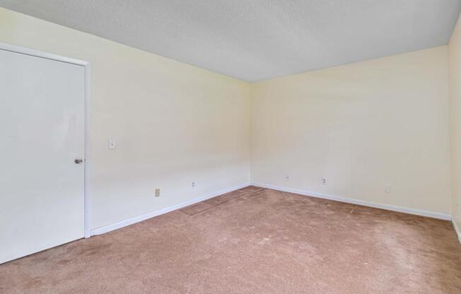 2 beds, 2 baths, 932 sqft, $2,100