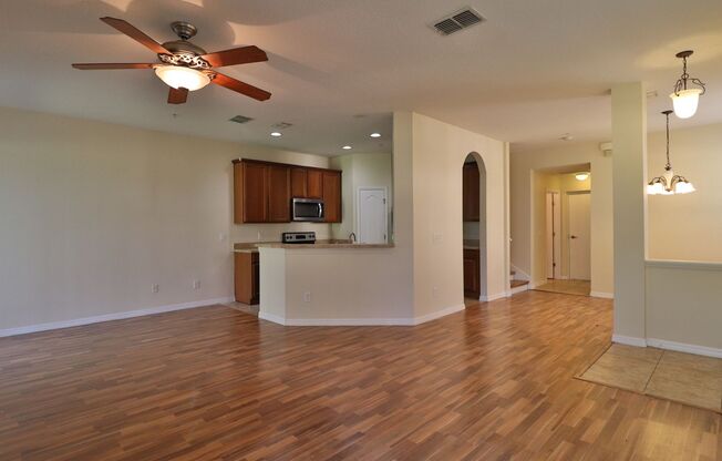 3/2.5/2 Town Home in gated community with public pool!