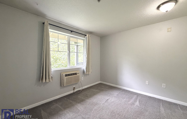 2 beds, 2 baths, $1,695, Unit Unit 305