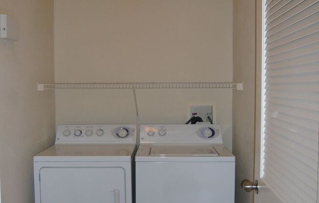 2 beds, 1 bath, $1,595, Unit ORANGE COUNTY