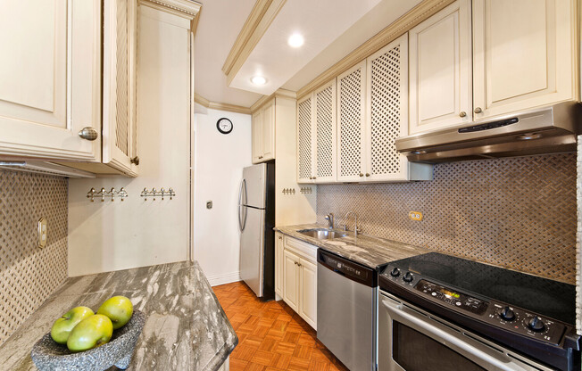 1 bed, 1.5 baths, 1,074 sqft, $6,500, Unit 10D