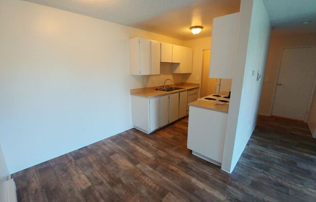 1 bed, 1 bath, 570 sqft, $1,275, Unit C-108