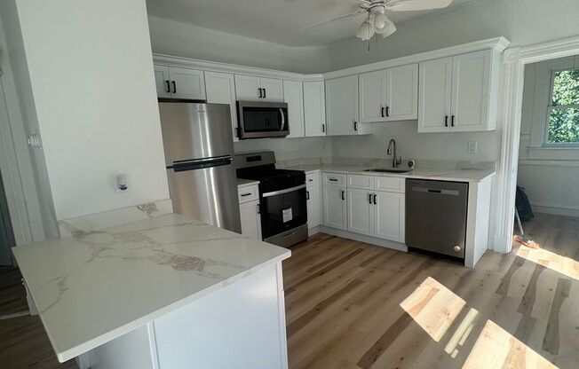 4 beds, 1 bath, 1,400 sqft, $2,300