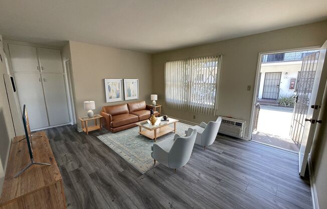 Cozy 1-Bedroom Ground Floor Escape-Glendale's Best Trendy Lifestyle