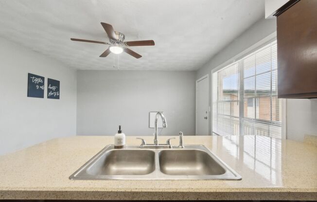 1 bed, 1 bath, 650 sqft, $749, Unit 210N