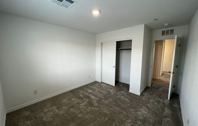 4 beds, 2.5 baths, $1,995, Unit 1