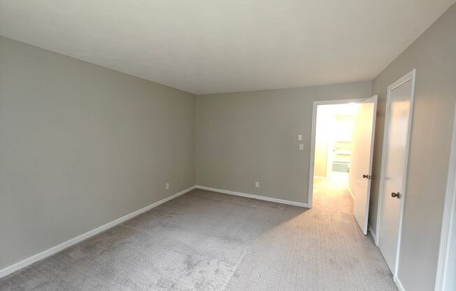 2 beds, 1.5 baths, $1,550, Unit D