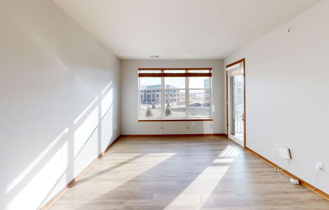 1 bed, 1 bath, 774 sqft, $1,310, Unit 2800-214